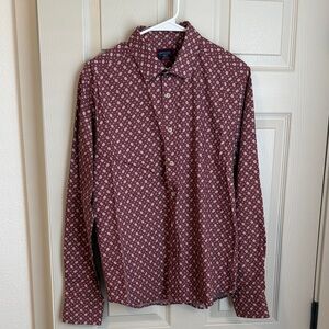 UNTUCKit Men's Burgundy Patterned Button Down Shirt